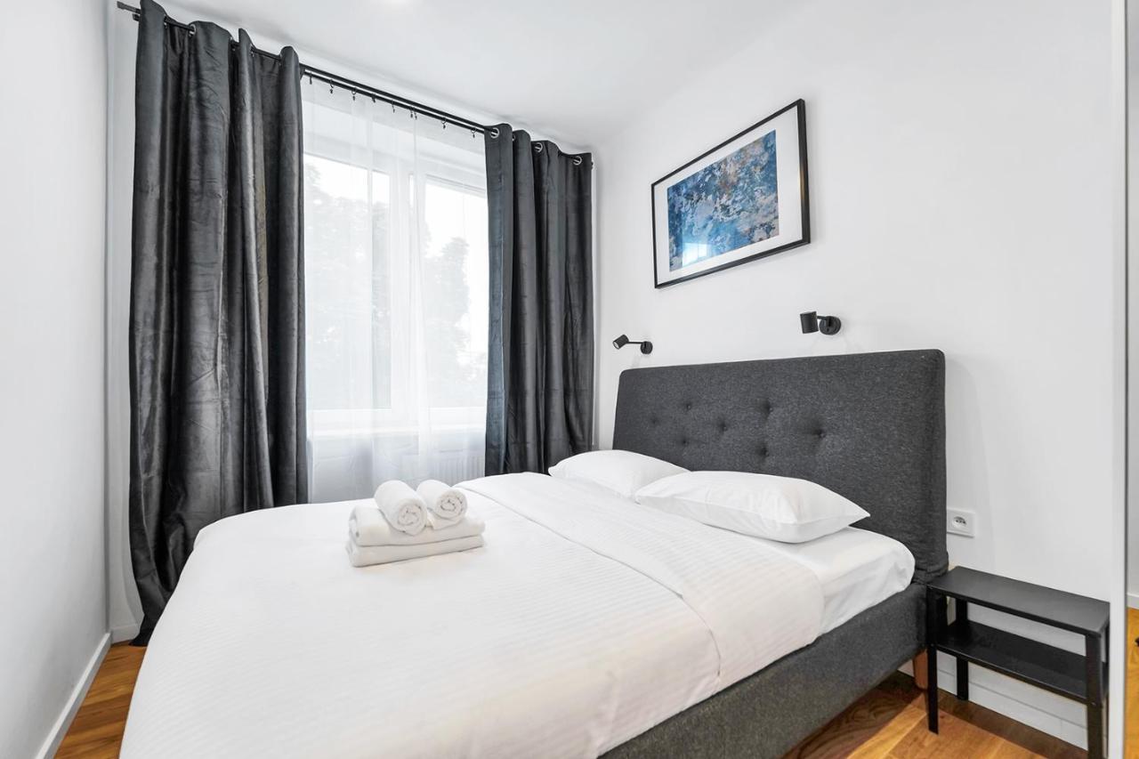 ורשה Dzielna Standard Apartment מראה חיצוני תמונה